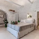 Trullo Tipota With Private Pool צ'לייה מספיקה